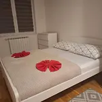 Lisboa Apartman Bulevar