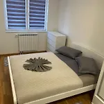 Lisboa Apartman Bulevar
